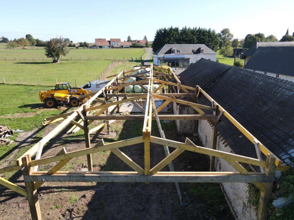 Bâtiment agricole en charpente bois — Moda Charpente Normandie